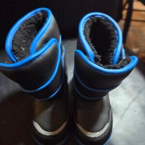 Toddler boys boots size 8